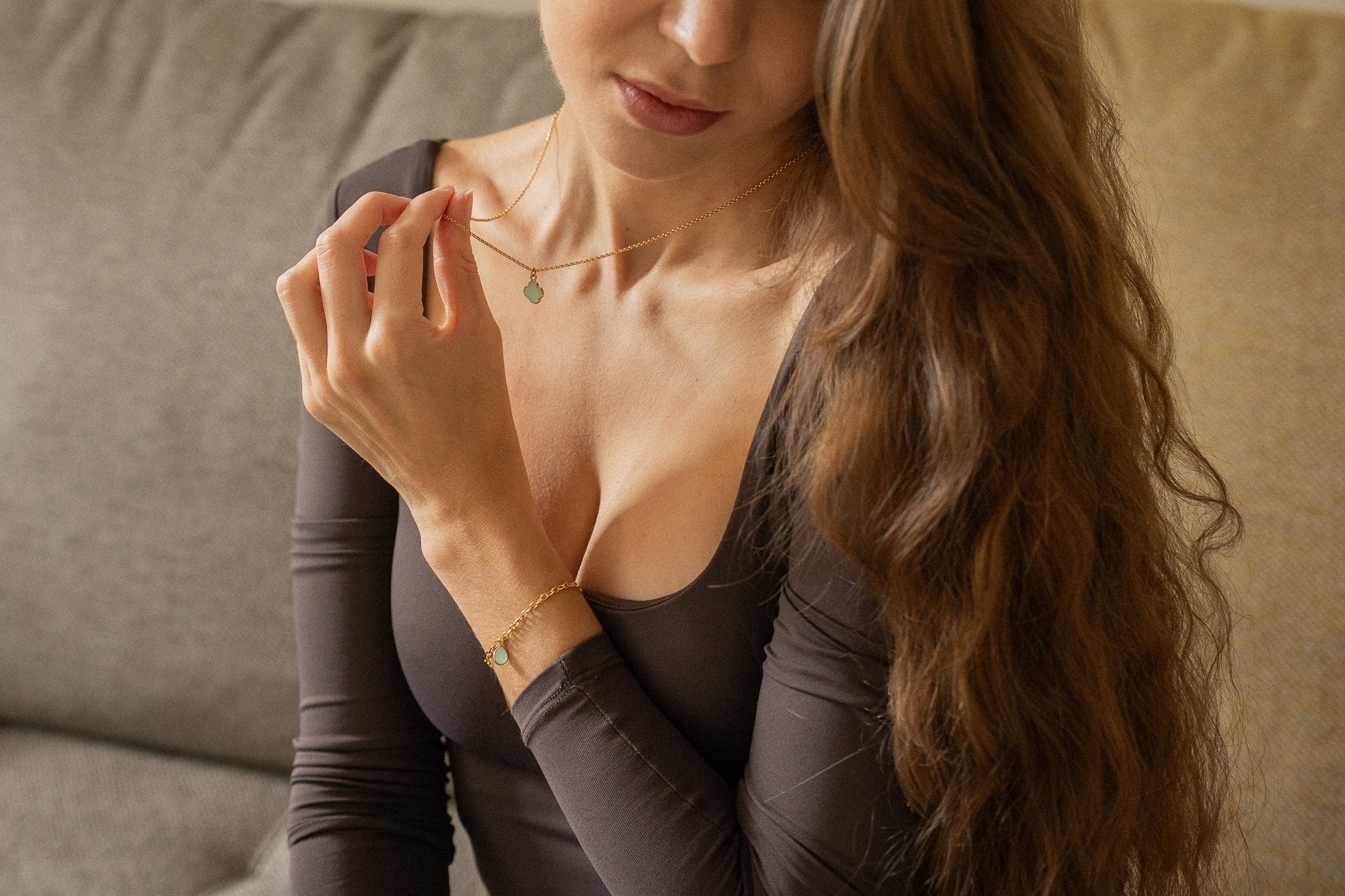 tendance boucles d'oreilles dépareillées