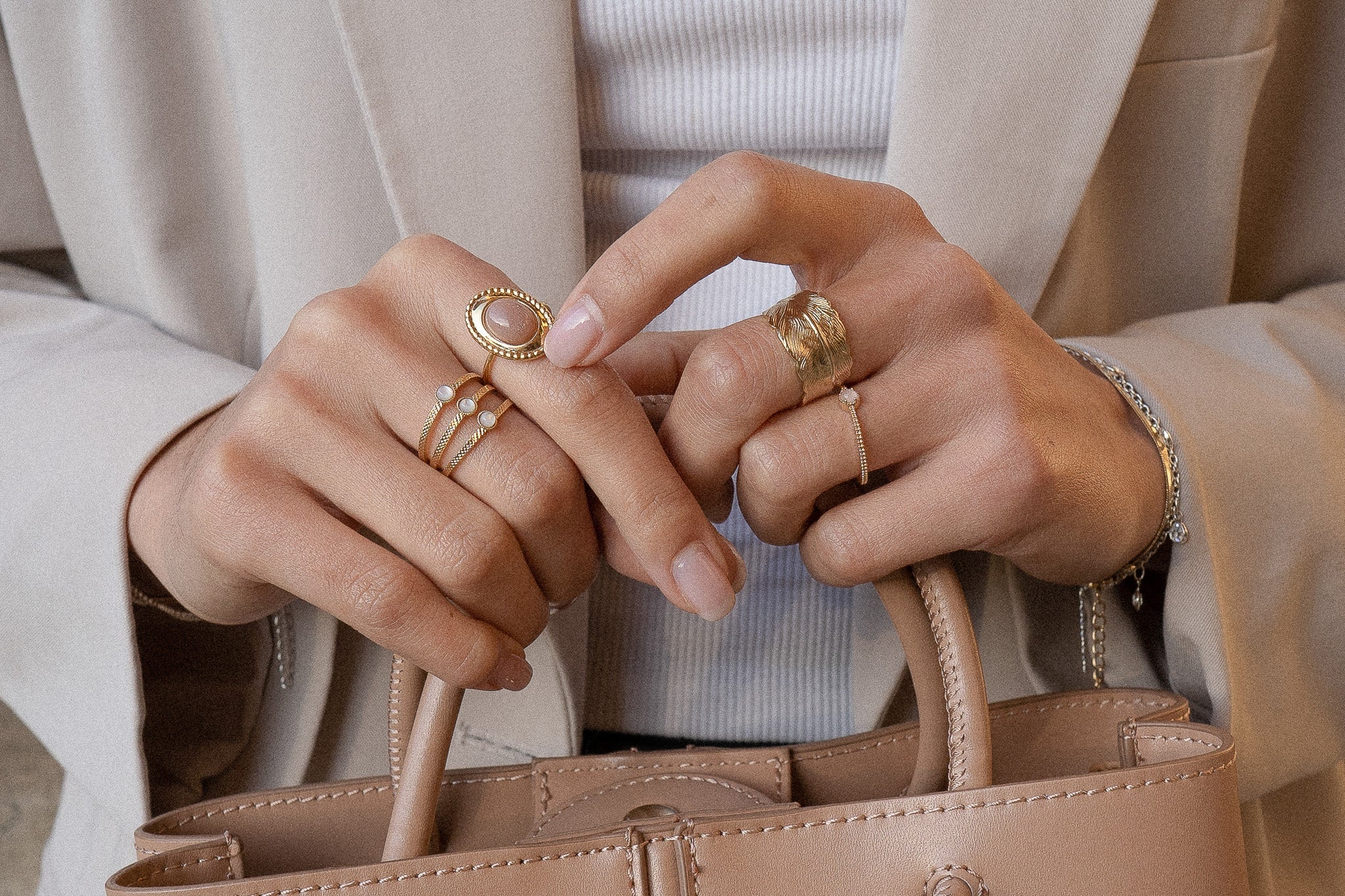 Quelles boucles d'oreilles choisir à 60 ans ?