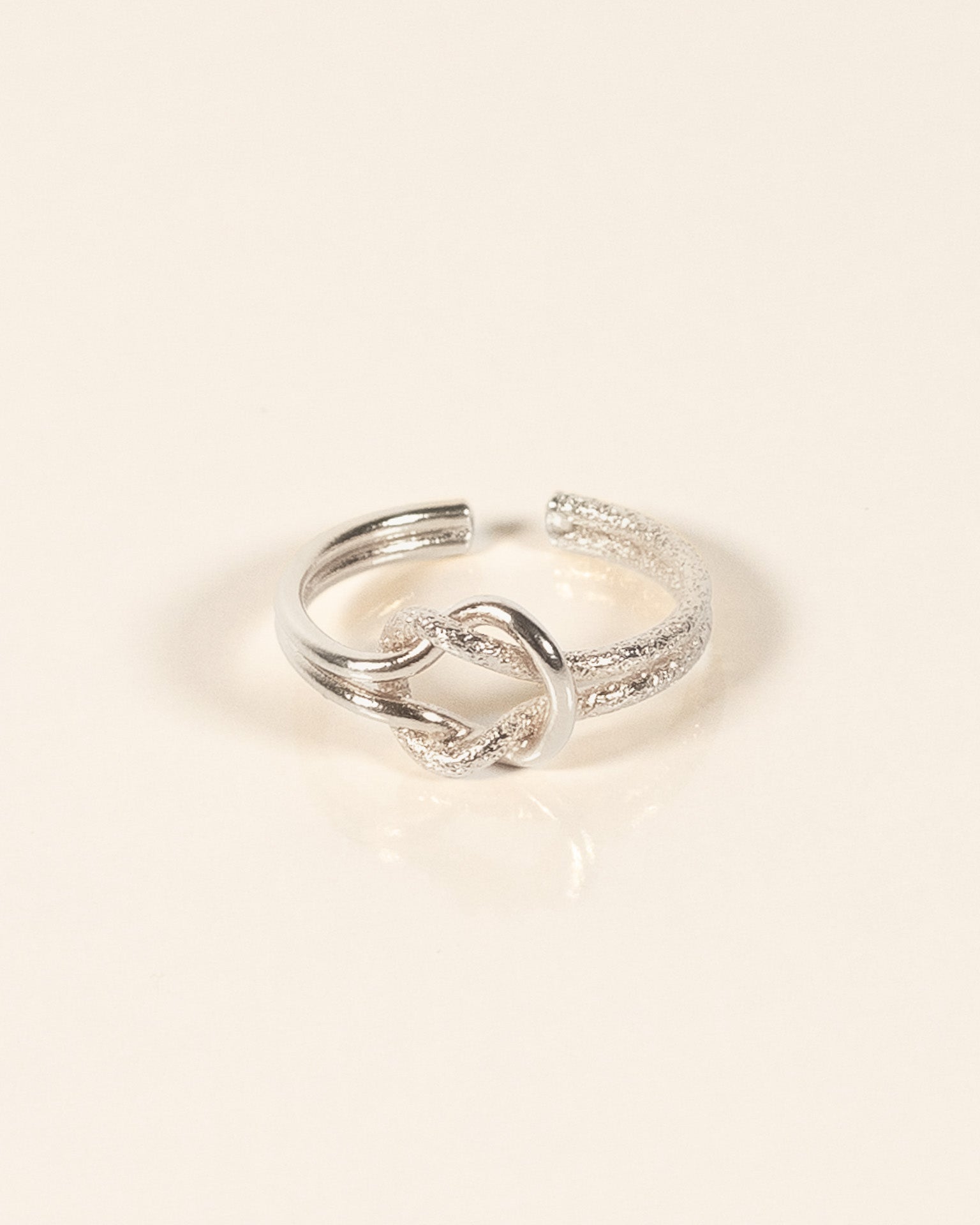 Bague pour femme plaqué argent ajustable bijou noeud gordien