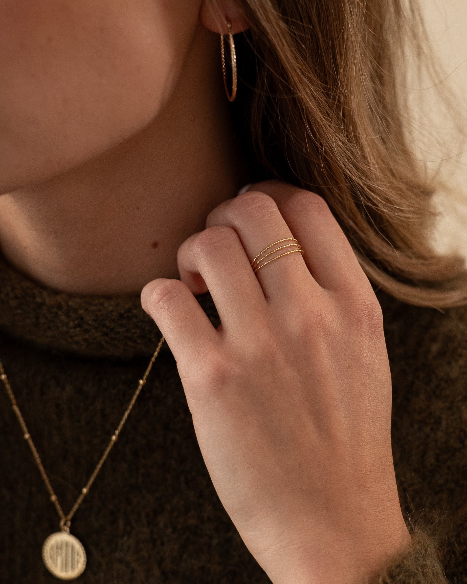 Bague pour femme plaqué or ajustable et texturée triple anneaux