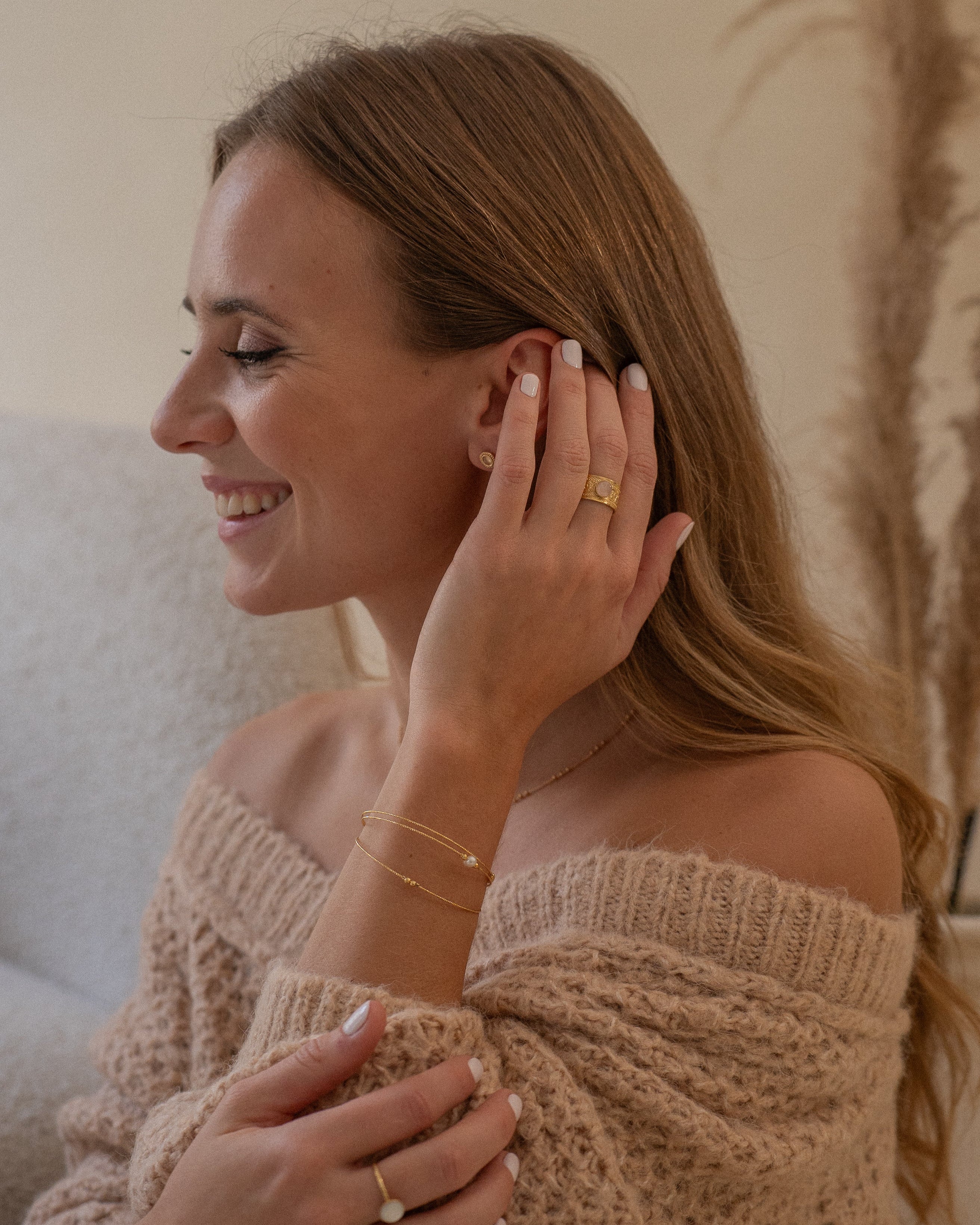 Bague large pour femme plaqué or ajustable travaillée et pierre naturelle quartz rose