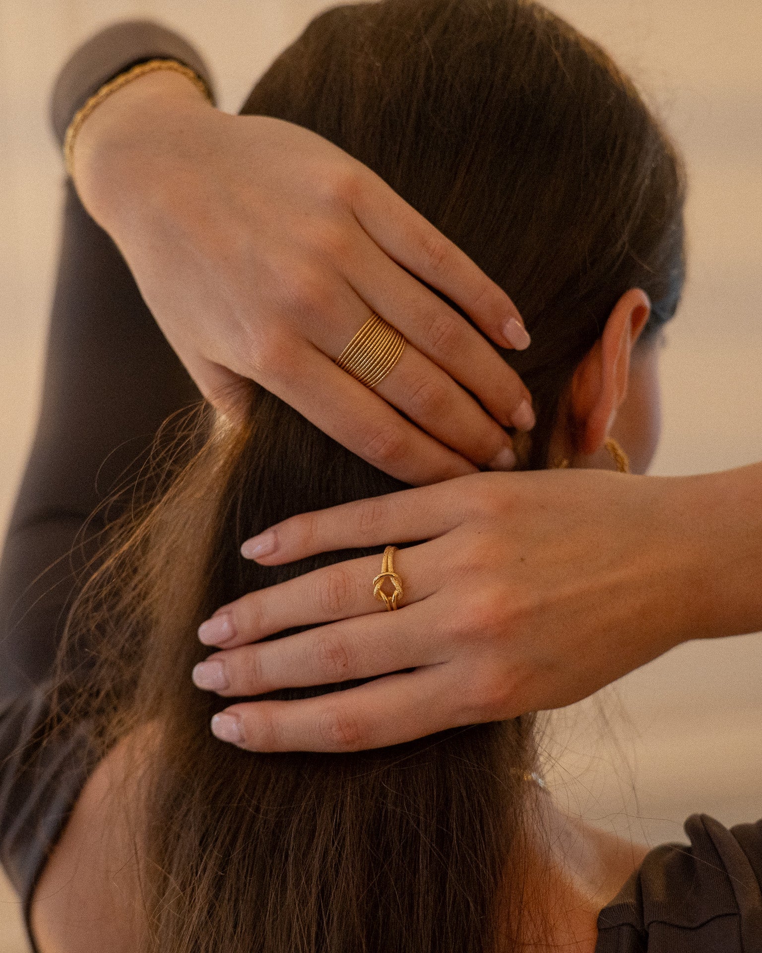 Bague pour femme plaqué or ajustable bijou noeud gordien