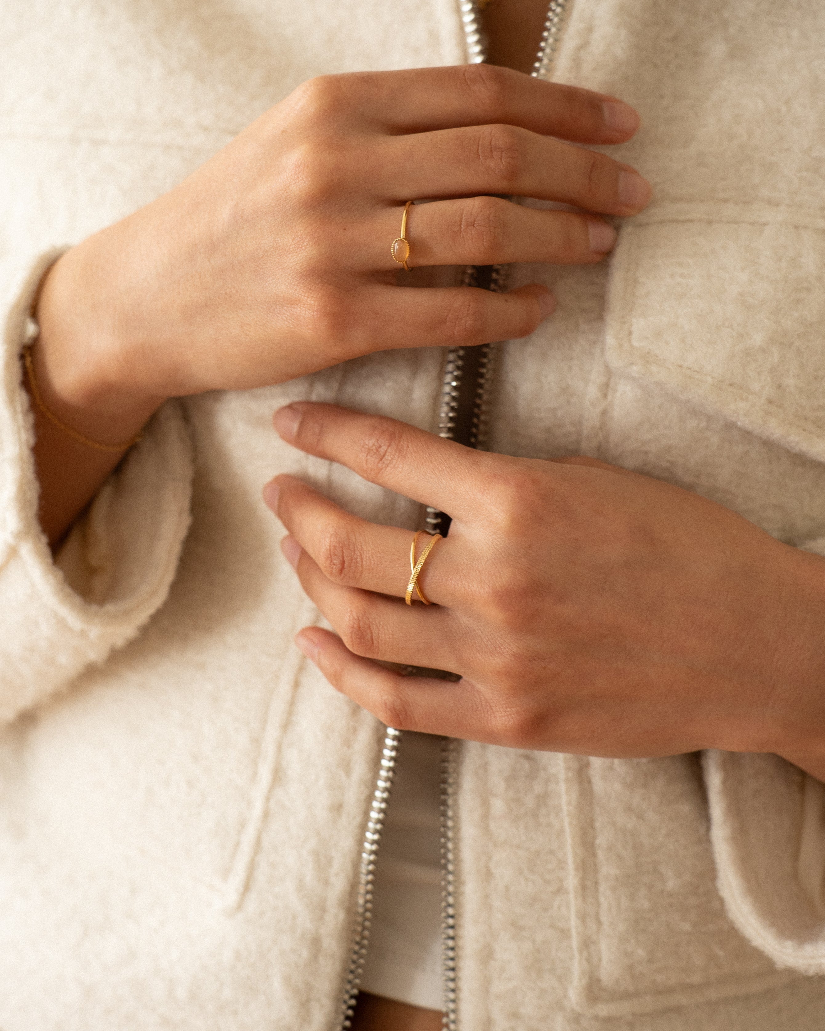 Bague pour femme plaqué or ajustable double anneau texturé entrelacé