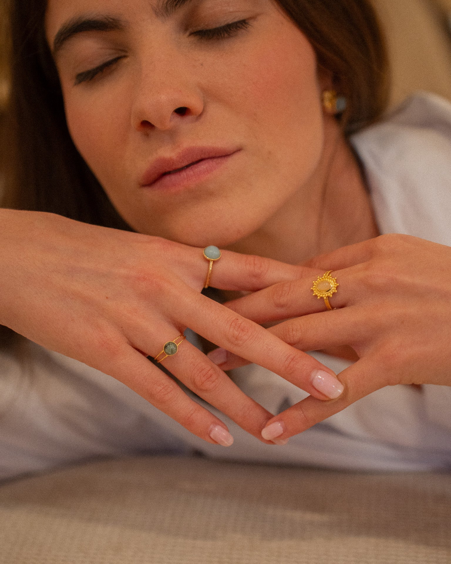 Bague pour femme plaqué or ajustable double anneau texturé et turquoise africaine