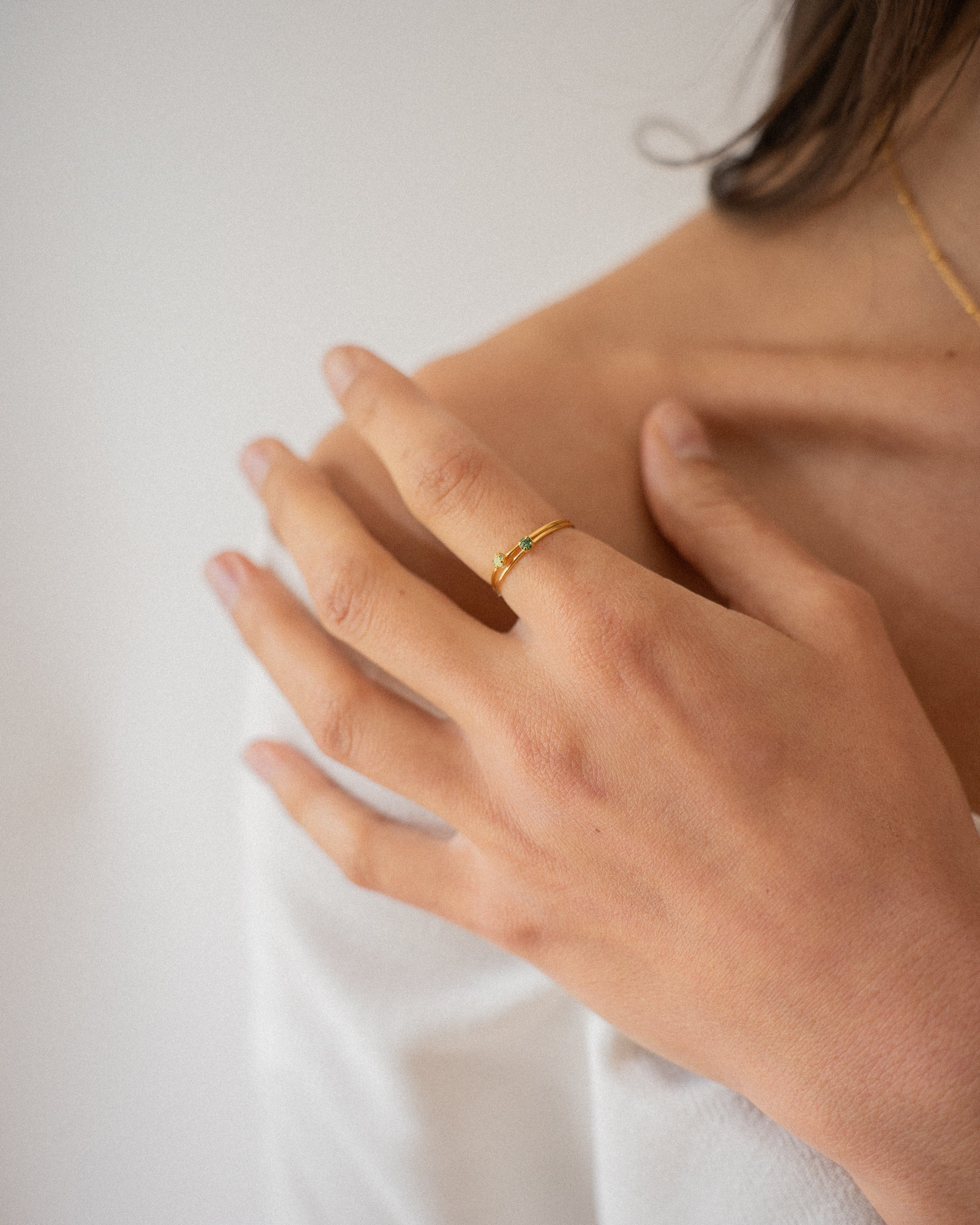 Duo de bagues pour femme minimaliste plaqué or ajustable anneau fin serti de cristaux/strass verts