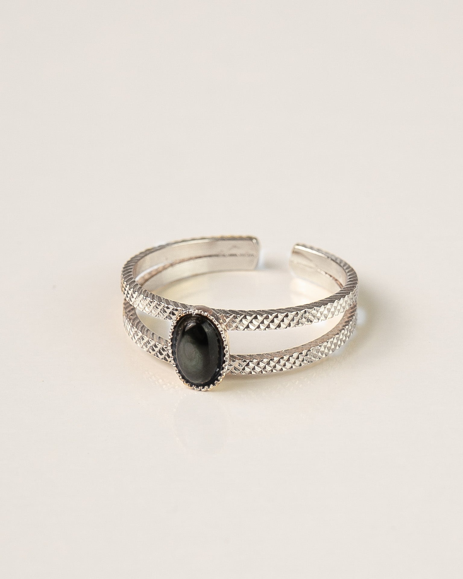 Bague pour femme plaqué argent ajustable deux nneaux texturés et cpierre naturelle nacre grise