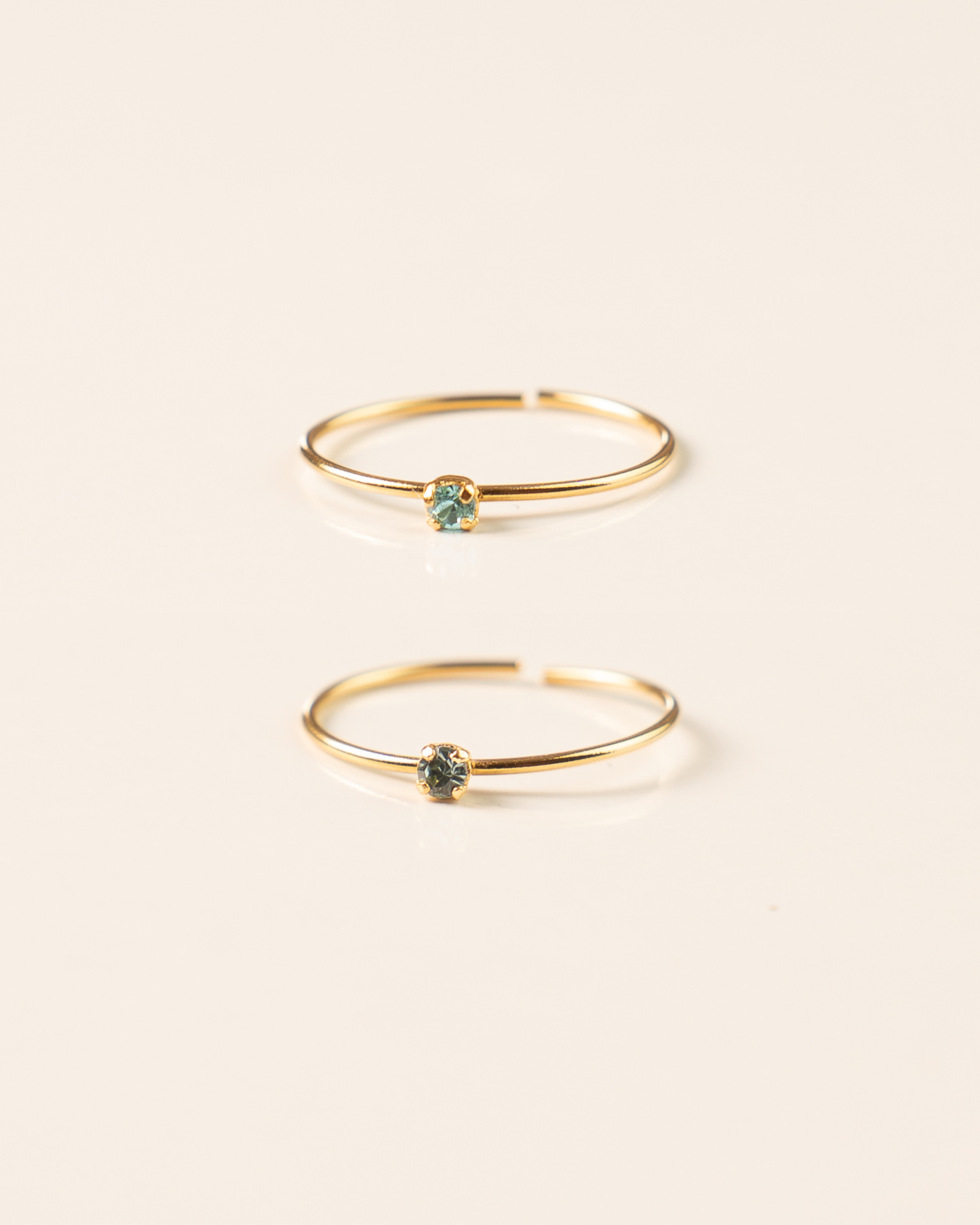 Duo de bagues pour femme minimaliste plaqué or ajustable anneau fin serti de cristaux/strass bleus