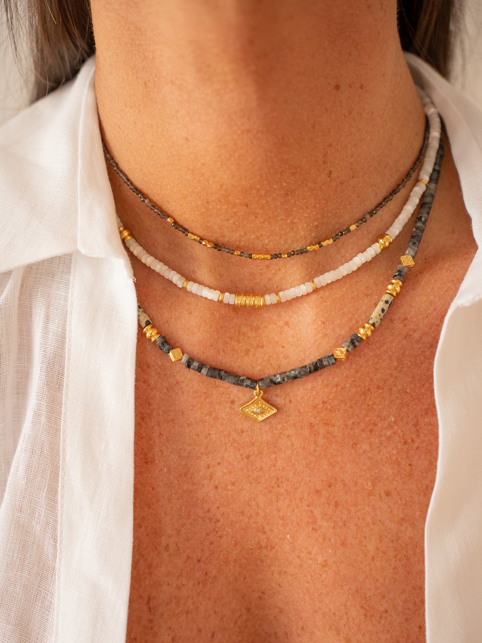 Collier Shera