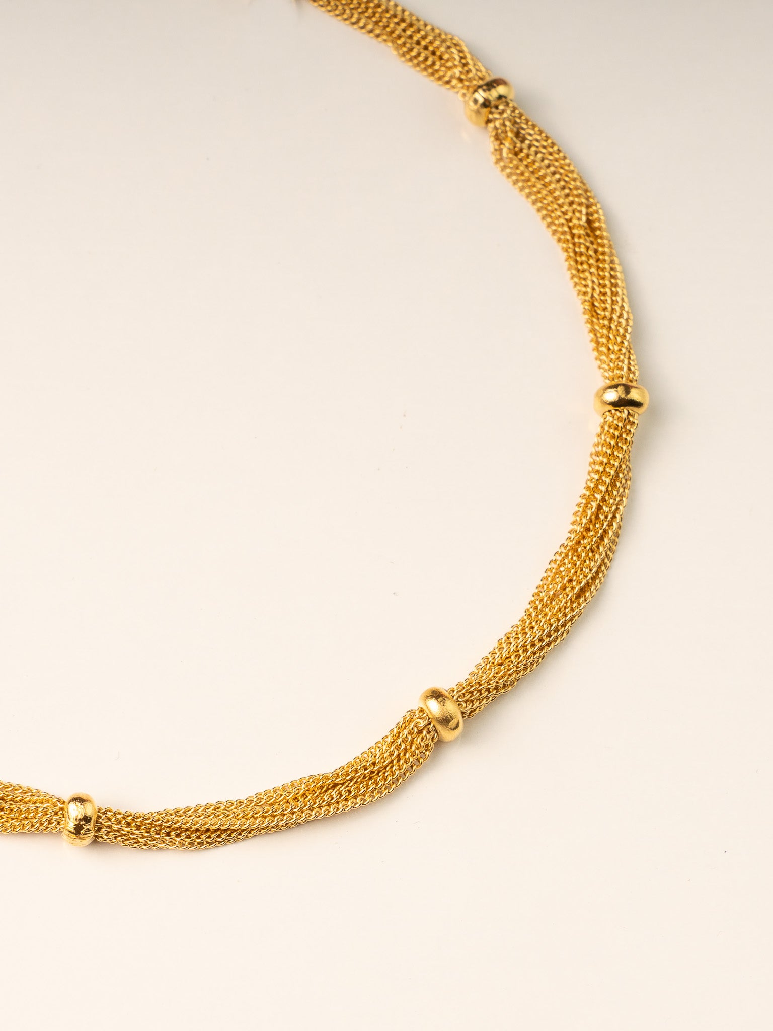 Collier Sarah